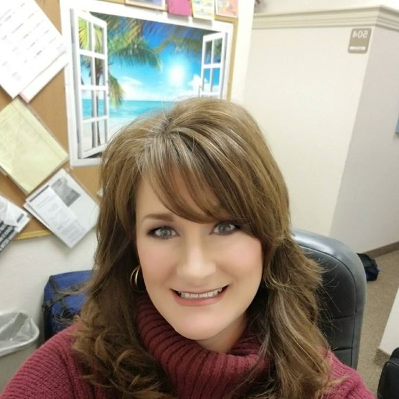 Meet your Posher, Lisa - Picture 1 of 1